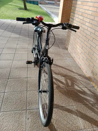 Bicicleta 26 con cesta y portabultos