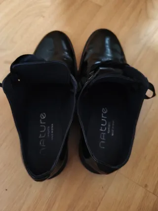 Zapatos charol cordones T.37