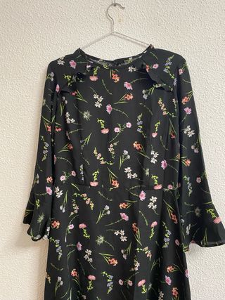 Vestido negro estampado floral