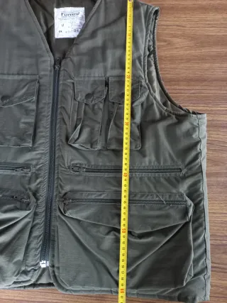 Chaleco multibolsillos verde Talla M.