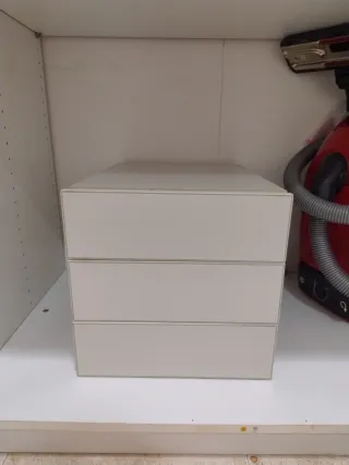 Cajonera blanca de plástico bajita