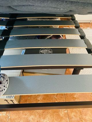 Somier metálico y de madera medidas 150 x 190 cm