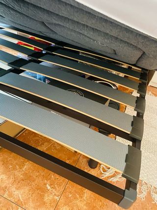 Somier metálico y de madera medidas 150 x 190 cm