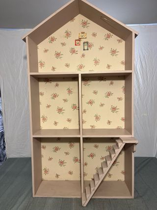 Casa de muñecas de madera