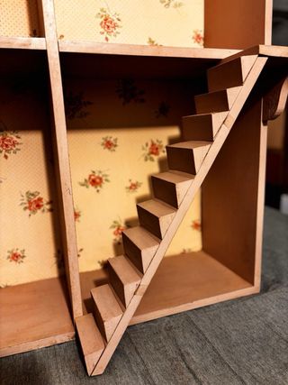 Casa de muñecas de madera