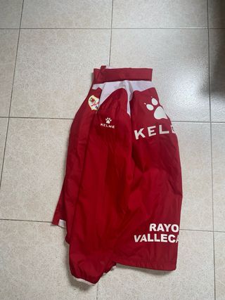 Chubasquero Kelme Rojo