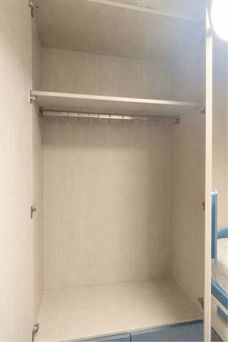 Cama 90cm con mesita y armario