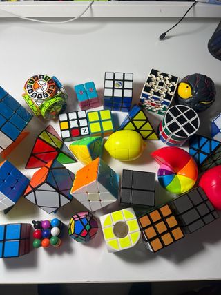 Lote de cubos de Rubik y puzzles
