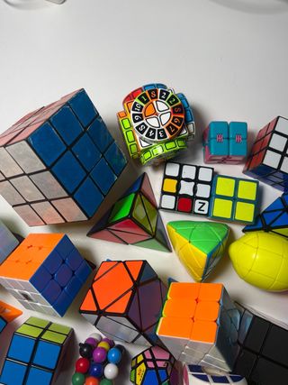 Lote de cubos de Rubik y puzzles