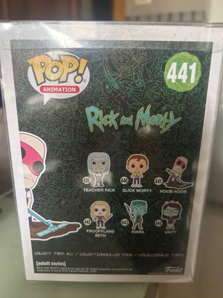 Funko Pop Noob Noob 441 Rick y Morty con protector