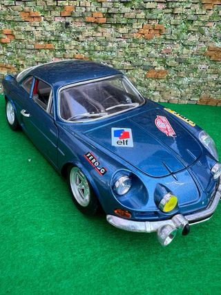Alpine A110 – Bburago – Escala 1:16 (medidas 1:18)