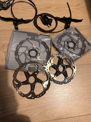Frenos Shimano MT400 + Discos XT