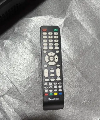 Televisión Selecline 32 pulgadas Negra + soporte