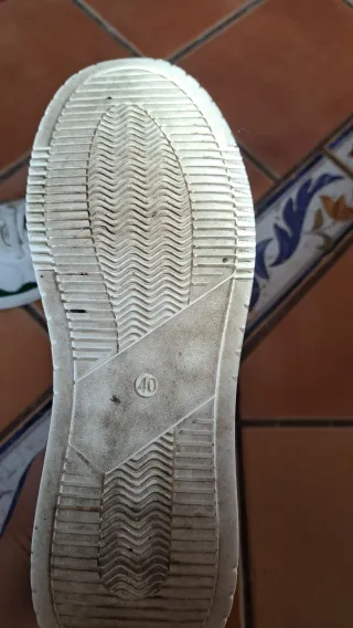 Zapatillas Blancas y Verdes Talla 40