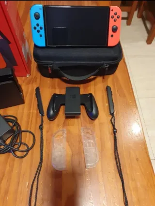 Nintendo Switch OLED roja y azul