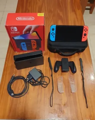 Nintendo Switch OLED roja y azul