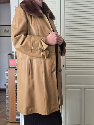 Elegante cappotto lungo in pelle donna