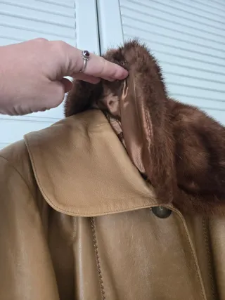 Elegante cappotto lungo in pelle donna