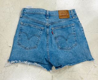 Shorts Levi's Azules