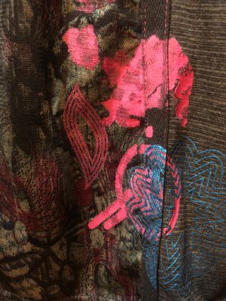 Camiseta vintage talla S alegre y vistosa