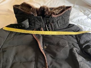 Chaqueta Zara corta con cuello de pelo