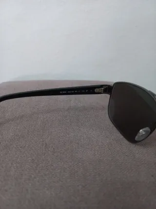 Gafas de sol Ray-Ban negras y grises