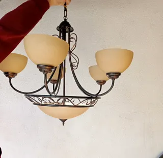 Lámpara de salón beige y negra