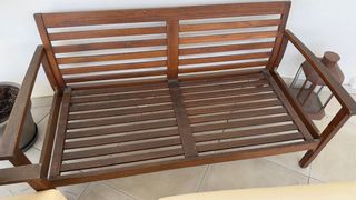 Conjunto 2 sofás y mesa de madera tropical