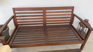 Conjunto 2 sofás y mesa de madera tropical