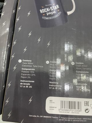 Taza y calcetines Papá Rock Star