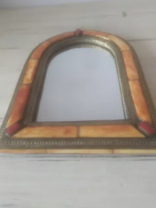 Espejo Arqueado con Marco Decorado
