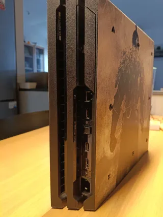 PS4 Pro Sony Negra ( con Magi@)