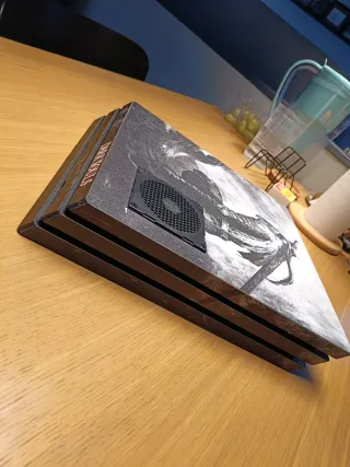 PS4 Pro Sony Negra ( con Magi@)