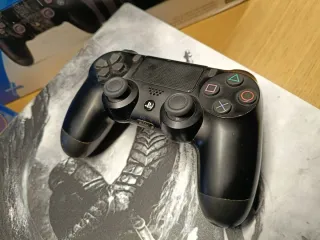 PS4 Pro Sony Negra ( con Magi@)