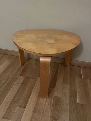 Mesa auxiliar de madera