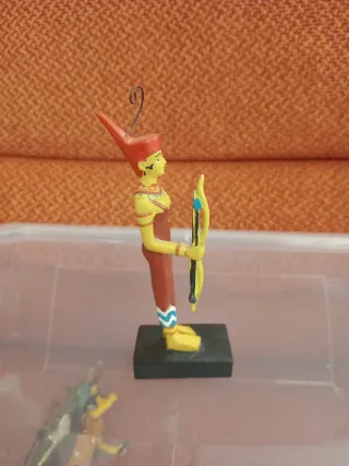 Statuetta Neith Hachette Divinità Egizia