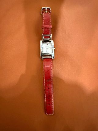 Reloj Tommy Hilfiger Cuadrado Correa Roja