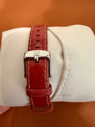 Reloj Tommy Hilfiger Cuadrado Correa Roja