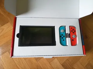 Nintendo Switch V2 + Accessori