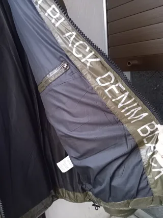 Anorak acolchado con capucha