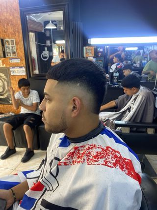Buscas un barbero sin salir de casa?