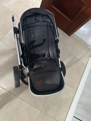 Carro de bebé gris
