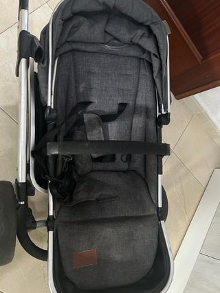 Carro de bebé gris