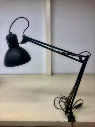 Flexo de escritorio negro Ikea