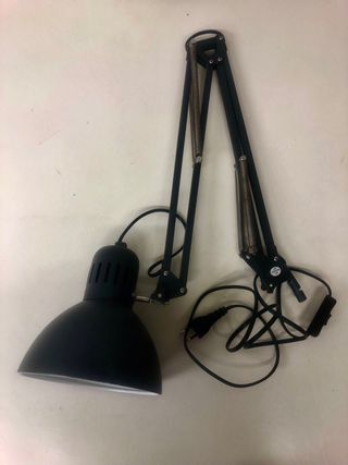 Flexo de escritorio negro Ikea
