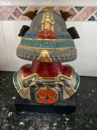 Busto decorativo de samurái vintage