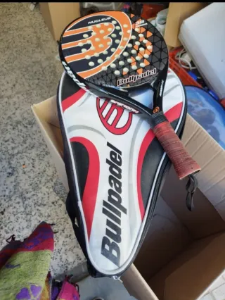 Raqueta Bullpadel Nucleus 3B con funda