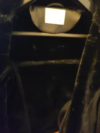 Cazadora Zara efecto piel y pelo negra Talla M