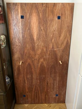 Mesa de comedor de madera