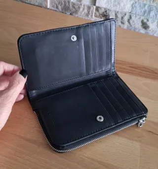 Billetera Desigual Negra Flores y Libélulas